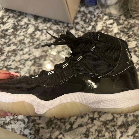 Jordan 11 Retro Jubilee - Picture 1 of 4